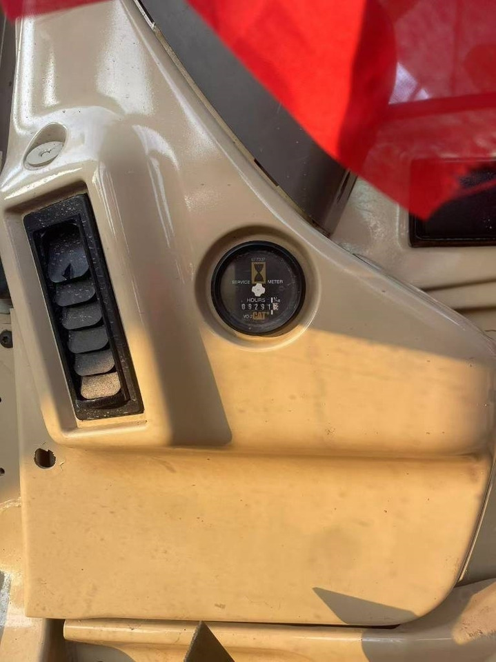 CAT 320 B - 履带式挖掘机:图5 CAT 320 B - 履带式挖掘机:图5