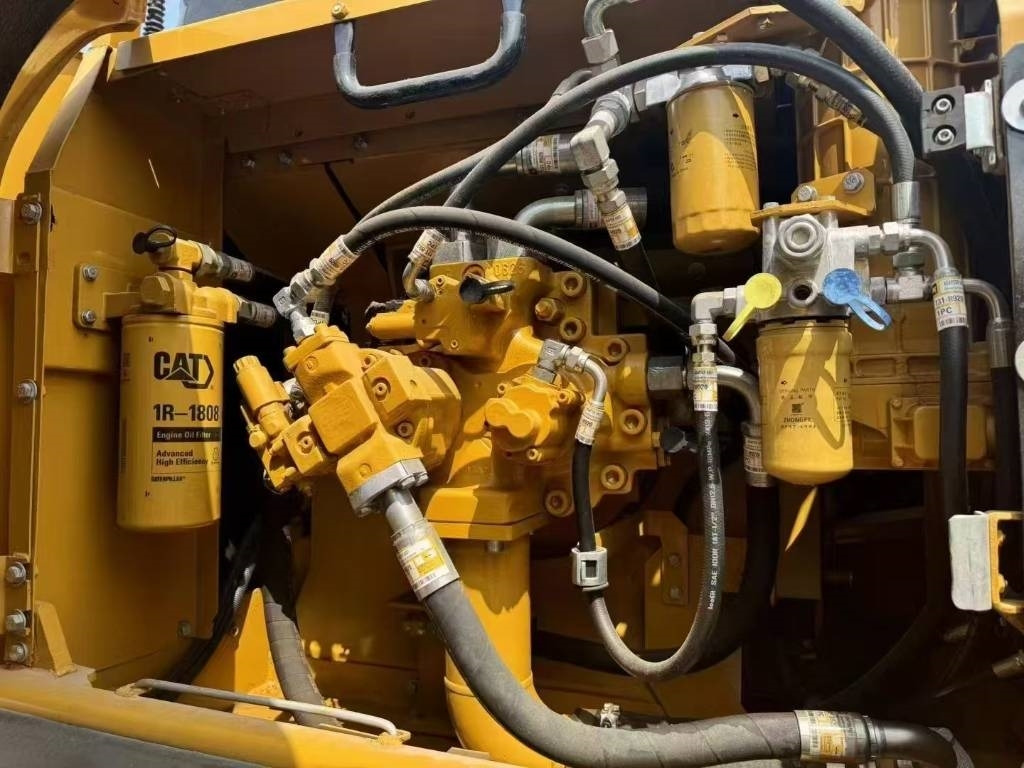 CAT 330 D L - 履带式挖掘机:图4 CAT 330 D L - 履带式挖掘机:图4