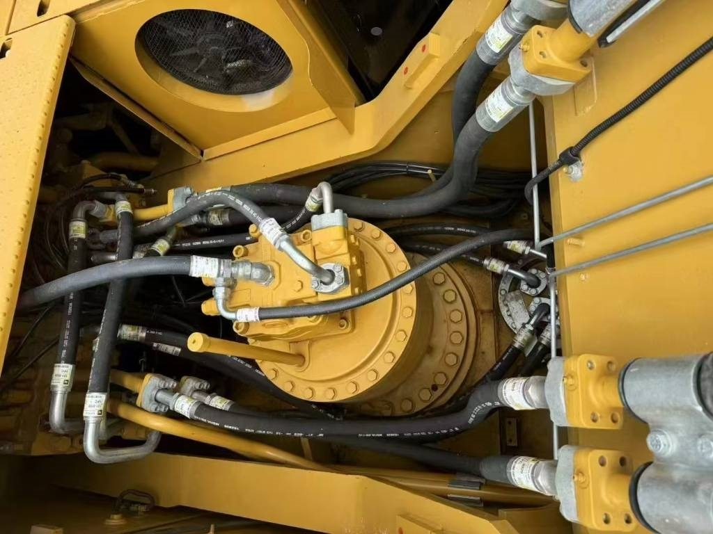 CAT 330 D L - 履带式挖掘机:图3 CAT 330 D L - 履带式挖掘机:图3