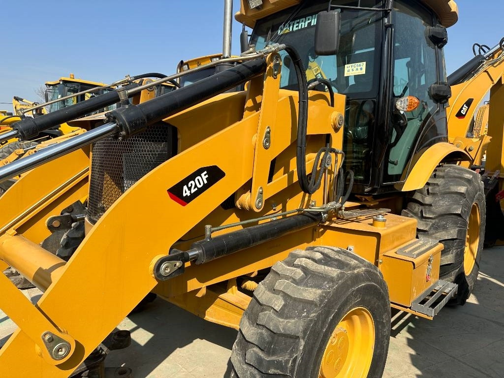 CAT 420 F ST - 反铲装载机:图3 CAT 420 F ST - 反铲装载机:图3