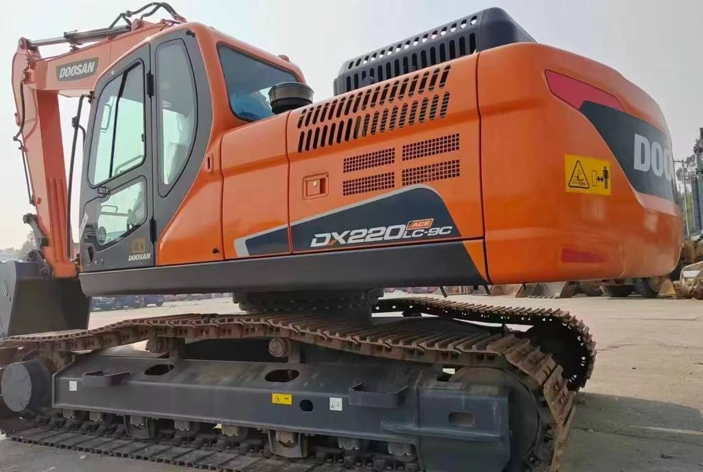 Doosan DX 220  - 履带式挖掘机:图1 Doosan DX 220  - 履带式挖掘机:图1