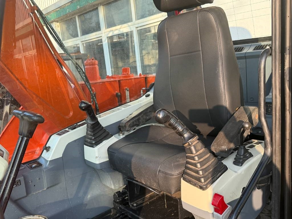 Doosan DX 75  - 履带式挖掘机:图3 Doosan DX 75  - 履带式挖掘机:图3