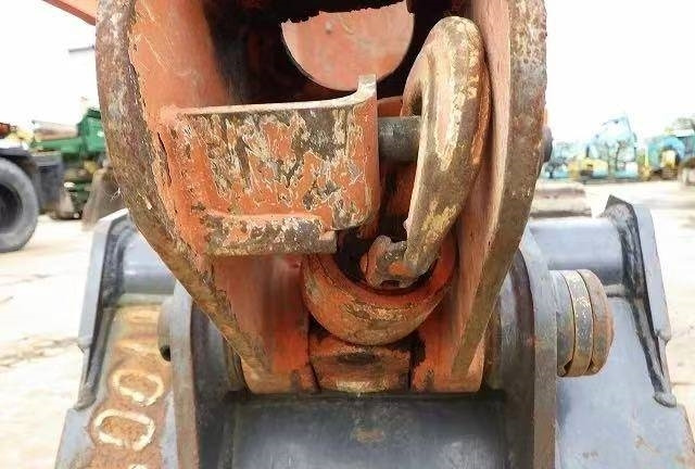 Hitachi 30 - 履带式挖掘机:图5 Hitachi 30 - 履带式挖掘机:图5