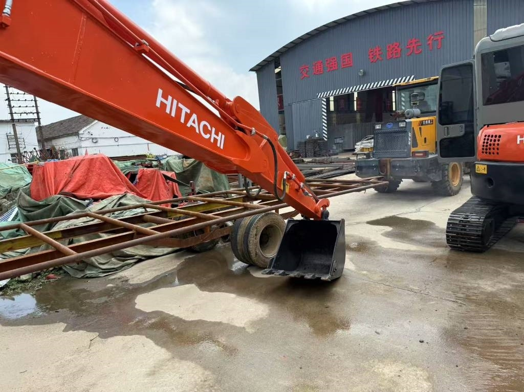 Hitachi ZX 60 - 小型挖掘机:图2 Hitachi ZX 60 - 小型挖掘机:图2