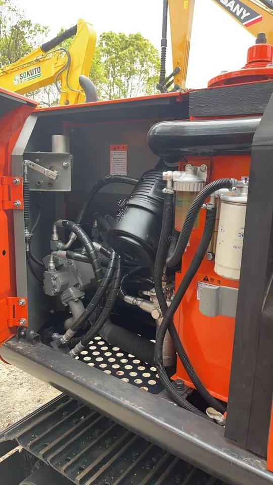 Hitachi ZX 70 - 小型挖掘机:图3 Hitachi ZX 70 - 小型挖掘机:图3