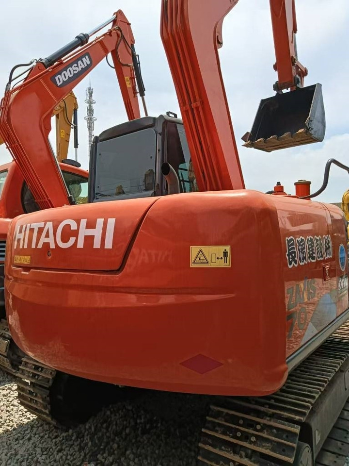 Hitachi ZX 70 - 小型挖掘机:图5 Hitachi ZX 70 - 小型挖掘机:图5