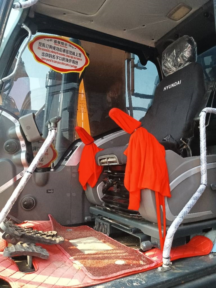 Hyundai 220 - 小型挖掘机:图4 Hyundai 220 - 小型挖掘机:图4