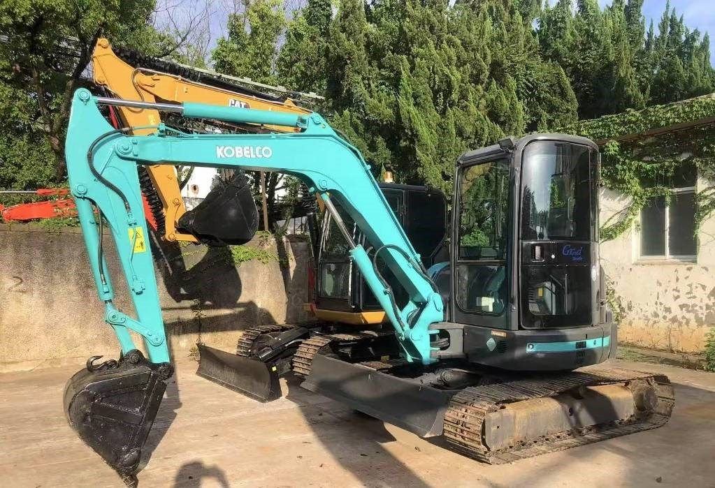 Kobelco SK 55 - 小型挖掘机:图1 Kobelco SK 55 - 小型挖掘机:图1