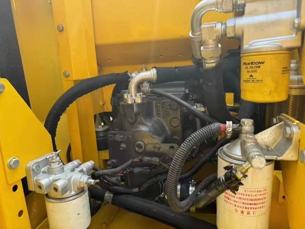 Komatsu PC 130 - 履带式挖掘机:图3 Komatsu PC 130 - 履带式挖掘机:图3