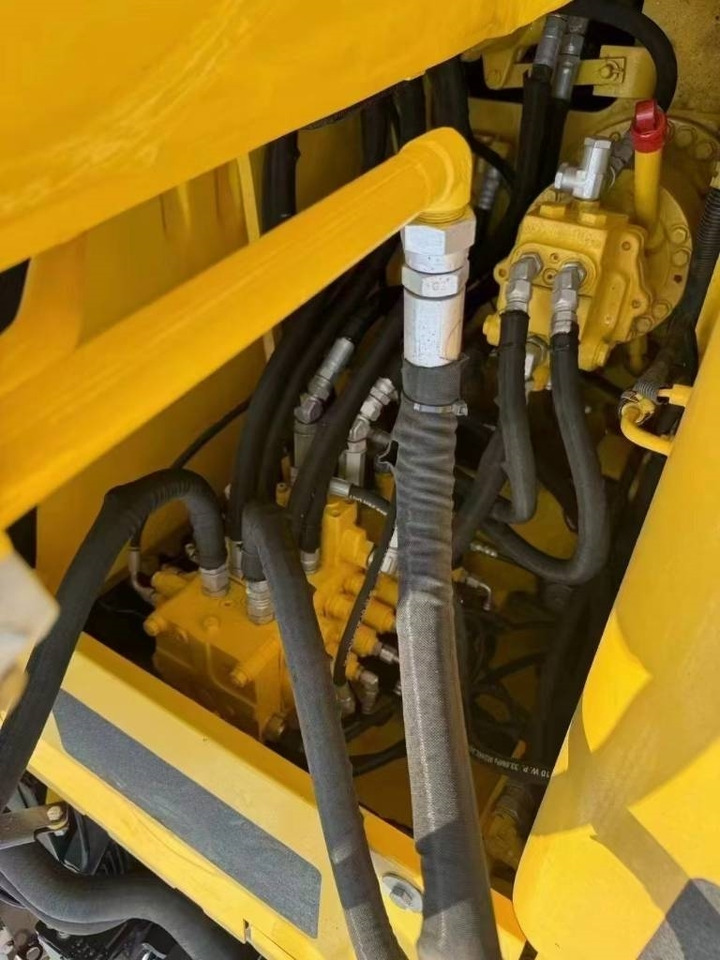 Komatsu PC 130 - 履带式挖掘机:图5 Komatsu PC 130 - 履带式挖掘机:图5