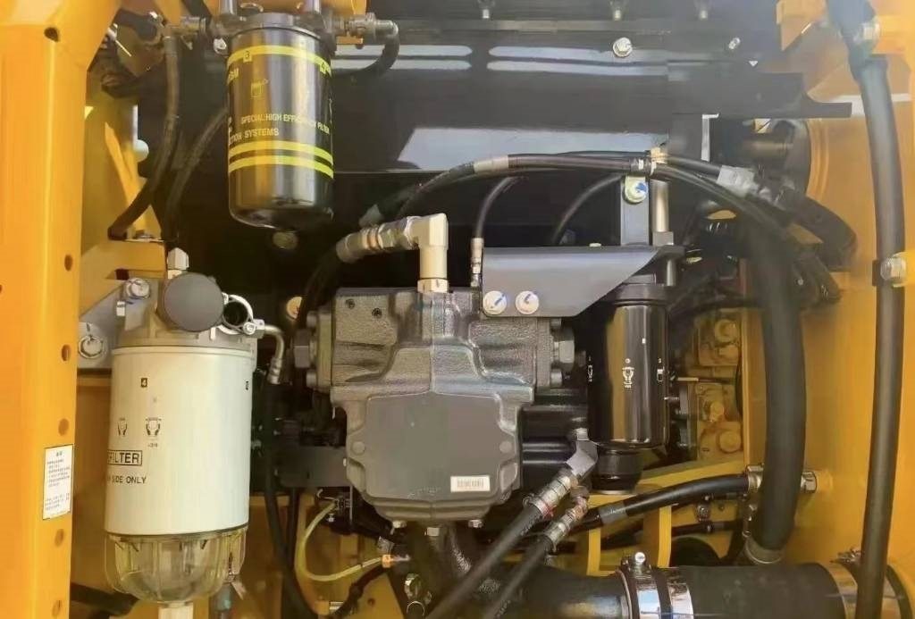 Komatsu PC 200-8 - 履带式挖掘机:图5 Komatsu PC 200-8 - 履带式挖掘机:图5