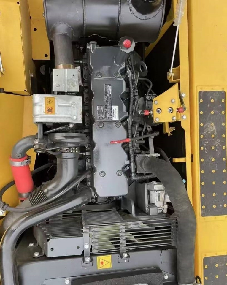 Komatsu PC 240  - 履带式挖掘机:图2 Komatsu PC 240  - 履带式挖掘机:图2