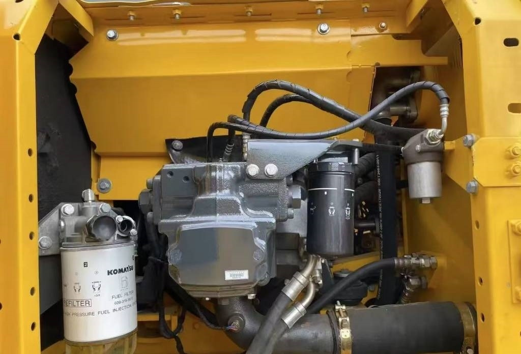 Komatsu PC 240  - 履带式挖掘机:图5 Komatsu PC 240  - 履带式挖掘机:图5