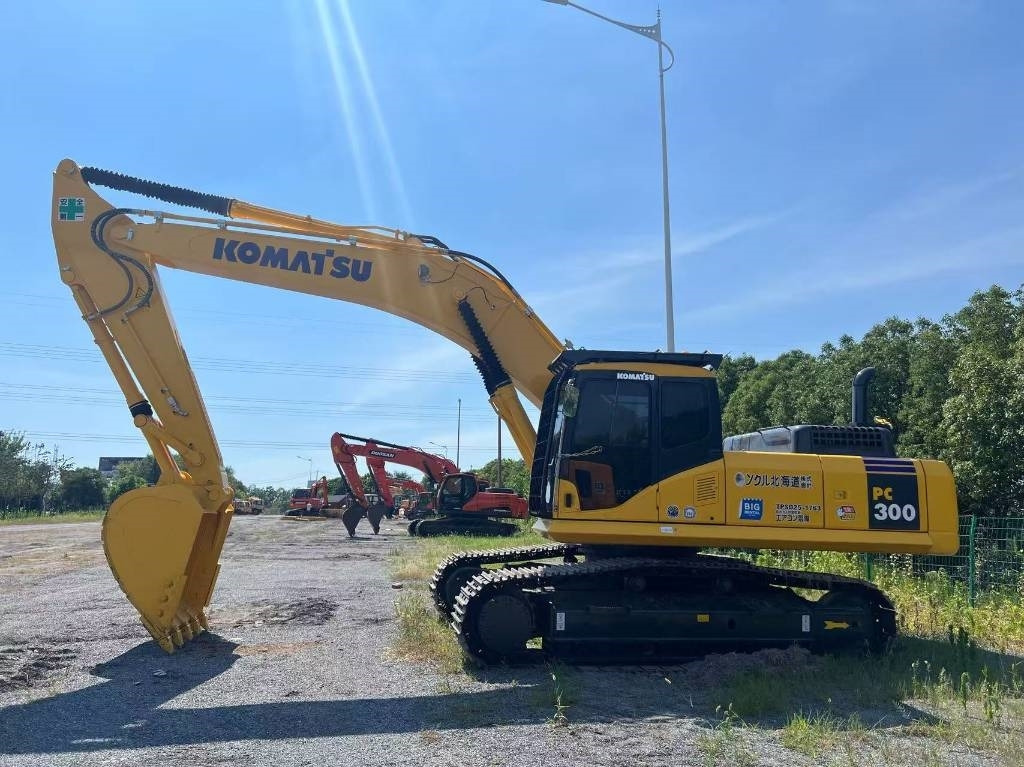 Komatsu PC 300 - 履带式挖掘机:图4 Komatsu PC 300 - 履带式挖掘机:图4