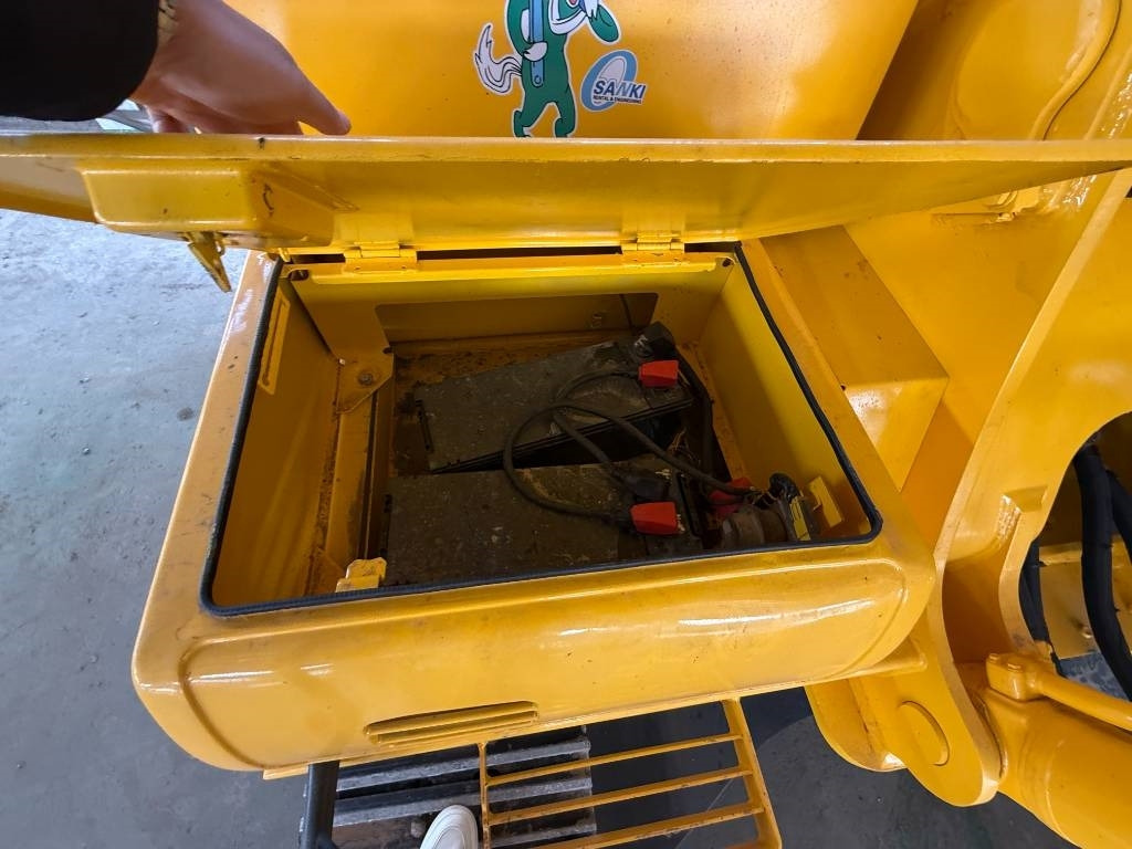 Komatsu PC 350 - 履带式挖掘机:图3 Komatsu PC 350 - 履带式挖掘机:图3