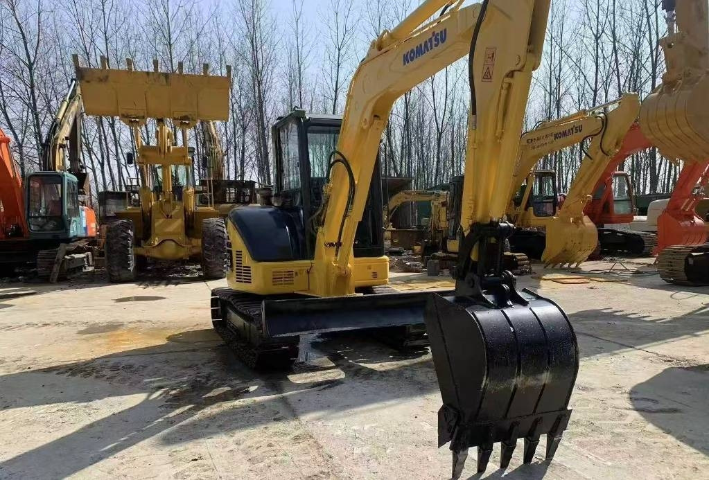 Komatsu PC 55 - 小型挖掘机:图1 Komatsu PC 55 - 小型挖掘机:图1
