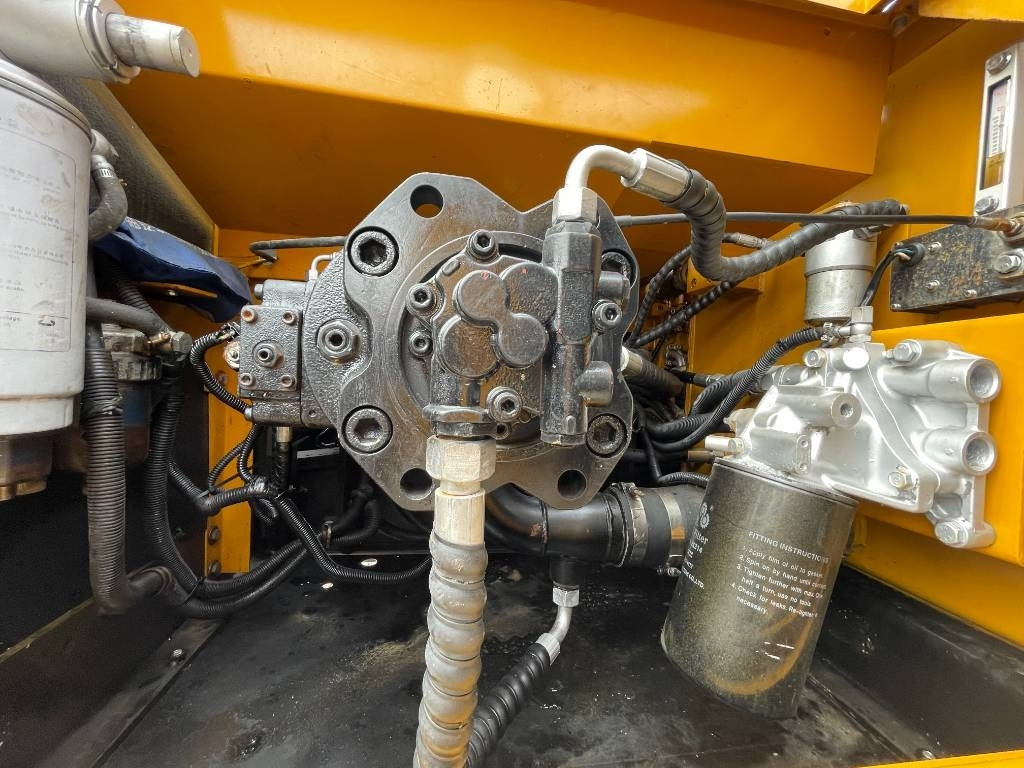 Sany SY 215 - 履带式挖掘机:图4 Sany SY 215 - 履带式挖掘机:图4