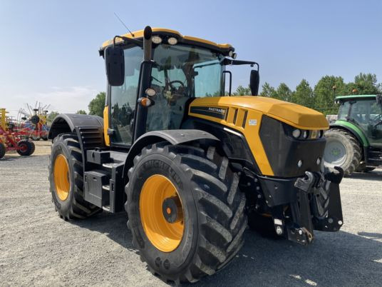 JCB FASTRAC 4220 - 拖拉机:图1 JCB FASTRAC 4220 - 拖拉机:图1