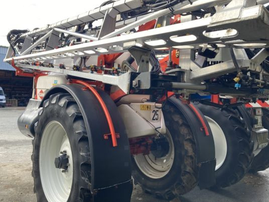 Kuhn METRIS 4100 - 牵引式喷雾机:图3 Kuhn METRIS 4100 - 牵引式喷雾机:图3