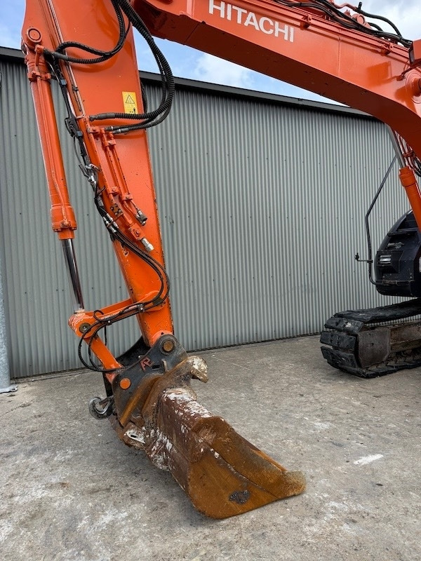 Hitachi ZX 135 US-5B - 履带式挖掘机:图5 Hitachi ZX 135 US-5B - 履带式挖掘机:图5