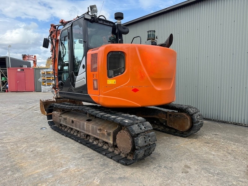 Hitachi ZX 135 US-5B - 履带式挖掘机:图2 Hitachi ZX 135 US-5B - 履带式挖掘机:图2
