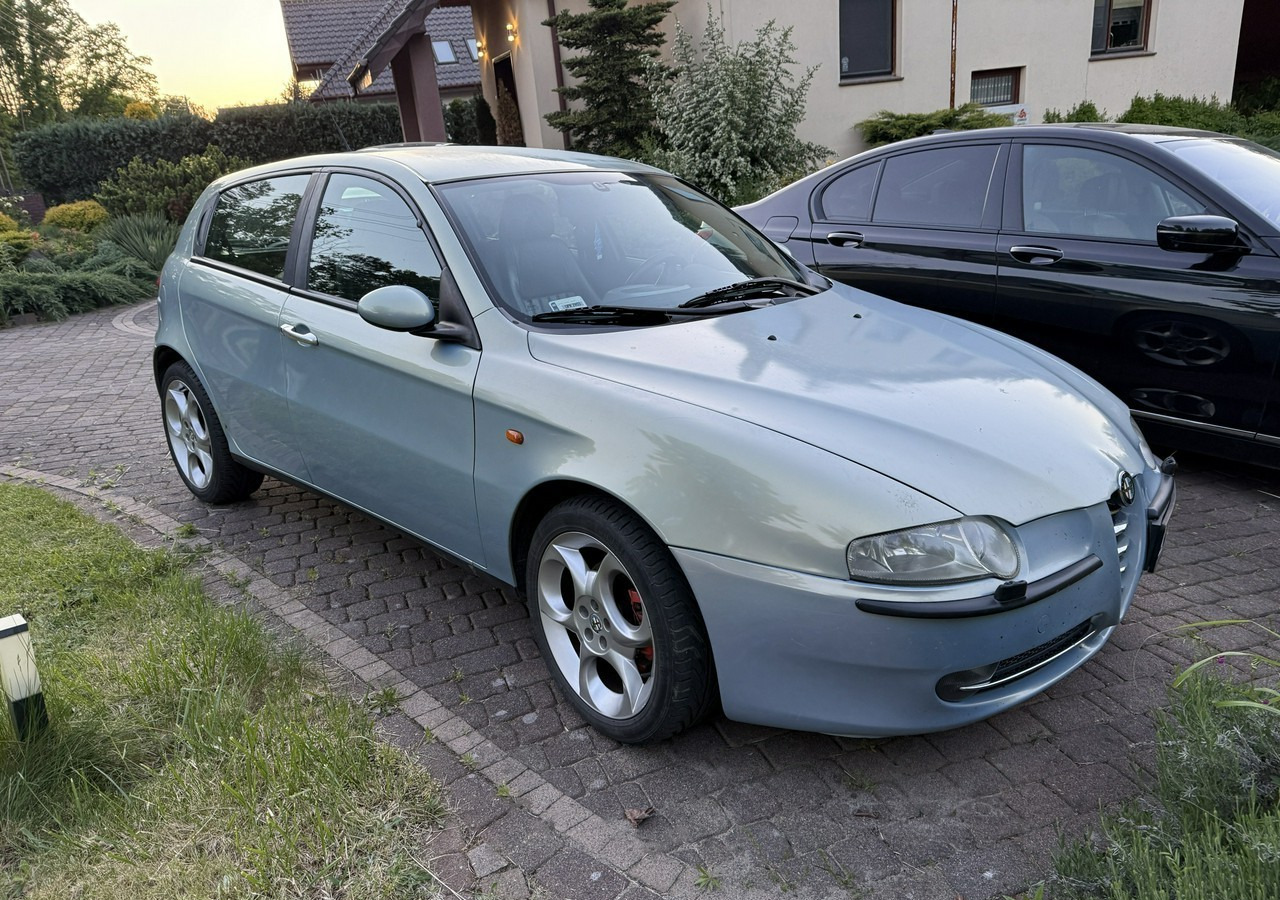 Alfa Romeo 147 Alfa Romeo 147 Klima 1.9 jtd-140KM - 汽车:图1 Alfa Romeo 147 Alfa Romeo 147 Klima 1.9 jtd-140KM - 汽车:图1