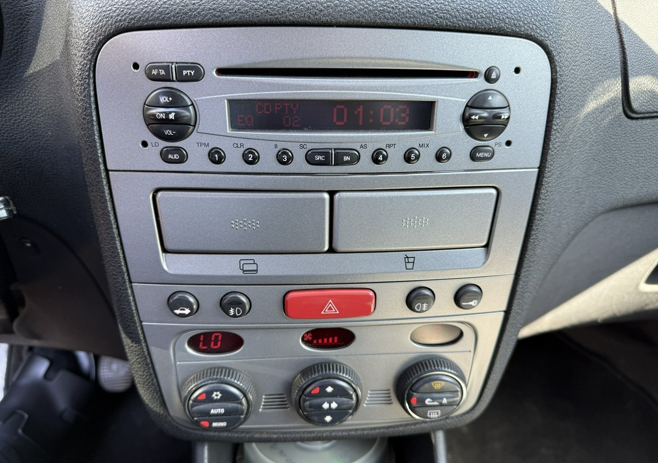 Alfa Romeo 147 Alfa Romeo 147 Klima 1.9 jtd-140KM - 汽车:图5 Alfa Romeo 147 Alfa Romeo 147 Klima 1.9 jtd-140KM - 汽车:图5