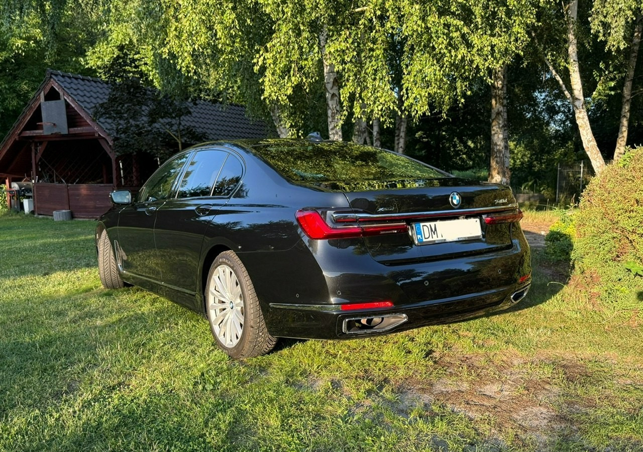 BMW SERIA 7 II (G11/G12) BMW SERIA 7 740d Xdrive 340KM Luxury+Exclusive Masaże Adaptiv Oś Lasery 2022 FV2 - 轿车:图2 BMW SERIA 7 II (G11/G12) BMW SERIA 7 740d Xdrive 340KM Luxury+Exclusive Masaże Adaptiv Oś Lasery 2022 FV2 - 轿车:图2