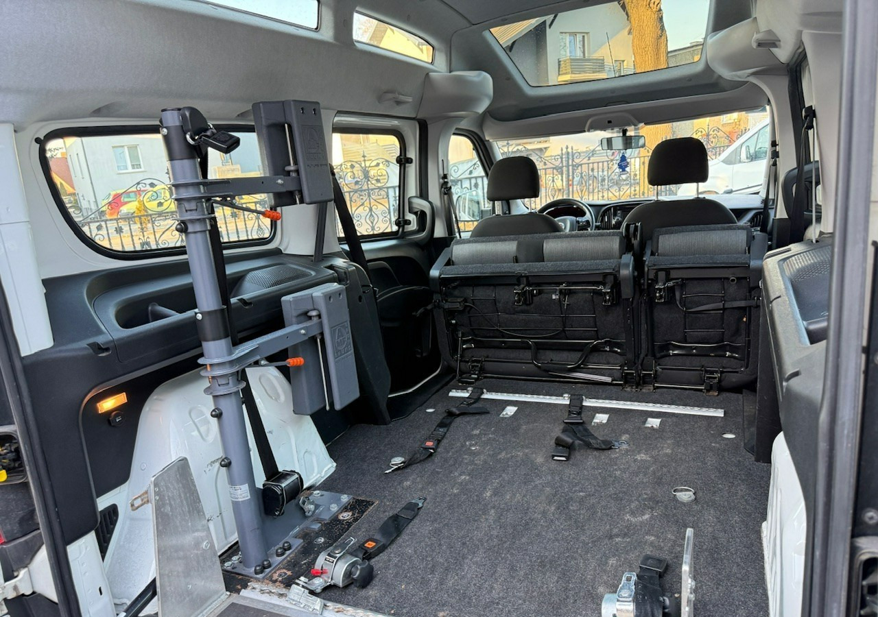 Fiat Doblo II Doblo 1.6-120KM dla Niepełnosprawnych RAMPA Inwalida Model 2020 - 汽车:图4 Fiat Doblo II Doblo 1.6-120KM dla Niepełnosprawnych RAMPA Inwalida Model 2020 - 汽车:图4