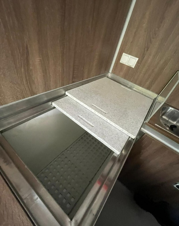 Fiat Ducato Autosklep Gastronomiczny Food Truck Foodtruck sklep W-zasil 2018 BOR - 自动售货卡车:图5 Fiat Ducato Autosklep Gastronomiczny Food Truck Foodtruck sklep W-zasil 2018 BOR - 自动售货卡车:图5