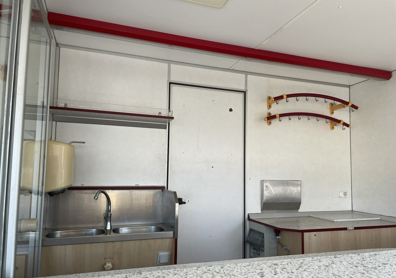 Fiat Ducato Autosklep wędlin Gastronomiczna food truck foodtruck W-zasil DMC 350 - 自动售货卡车:图3 Fiat Ducato Autosklep wędlin Gastronomiczna food truck foodtruck W-zasil DMC 350 - 自动售货卡车:图3