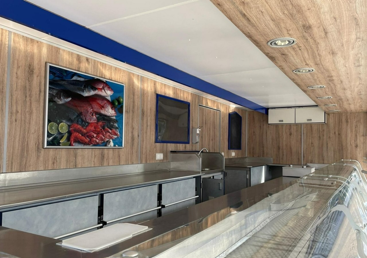 Fiat Ducato Autosklep wędlin Gastronomiczna food truck foodtruck sklep Borco 201 - 自动售货卡车:图2 Fiat Ducato Autosklep wędlin Gastronomiczna food truck foodtruck sklep Borco 201 - 自动售货卡车:图2