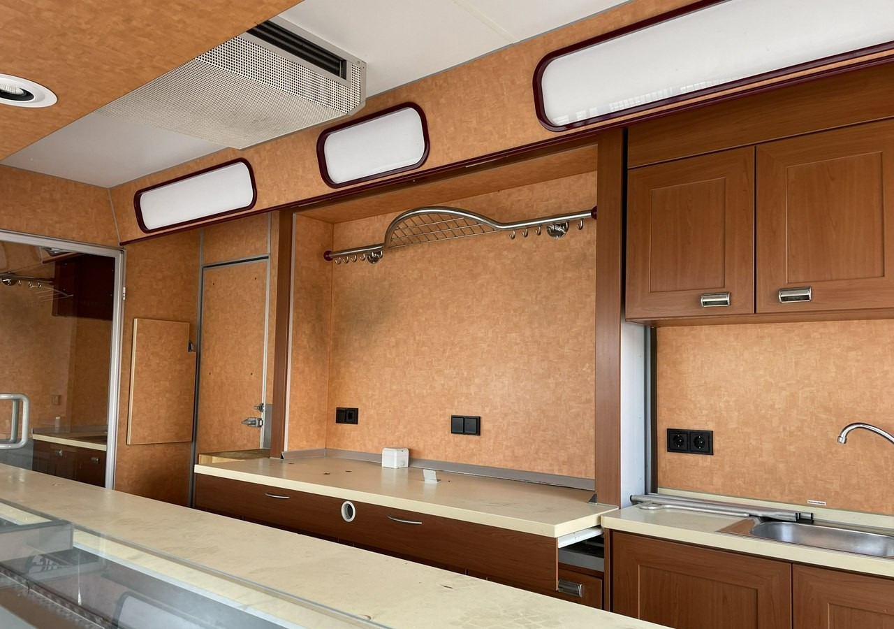 Fiat Ducato Autosklep wędlin Gastronomiczny Food Truck Foodtruck 55122km Borco20 - 自动售货卡车:图4 Fiat Ducato Autosklep wędlin Gastronomiczny Food Truck Foodtruck 55122km Borco20 - 自动售货卡车:图4