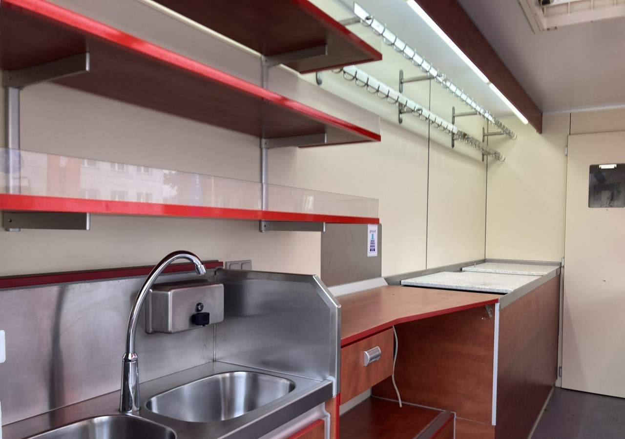 Fiat Ducato Autosklep wędliny Gastronomiczny Food Truck Foodtruck sklep Borco 20 - 自动售货卡车:图3 Fiat Ducato Autosklep wędliny Gastronomiczny Food Truck Foodtruck sklep Borco 20 - 自动售货卡车:图3