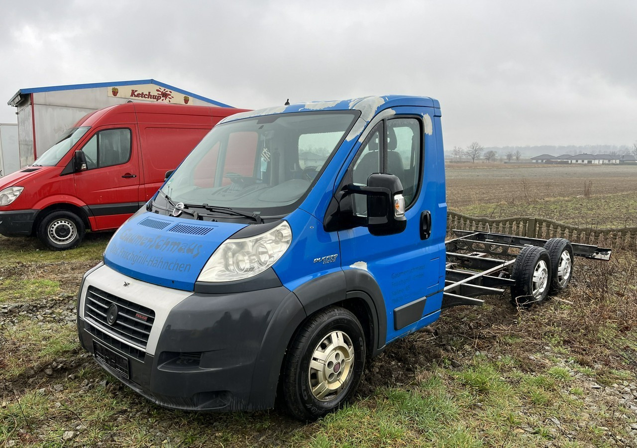 Fiat Ducato Ducato 3.0-160KM Rama pod zabudowę 2011,2009 - 小型货车:图1 Fiat Ducato Ducato 3.0-160KM Rama pod zabudowę 2011,2009 - 小型货车:图1