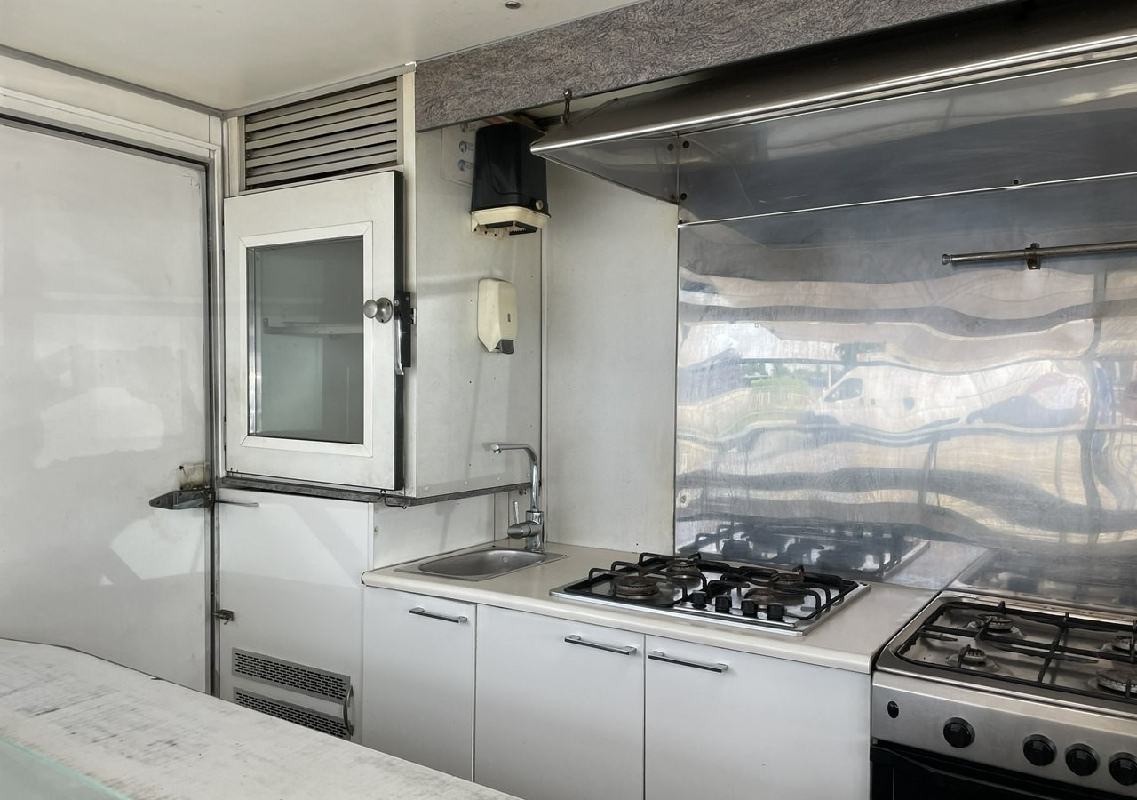 自动售货卡车 Fiat Ducato Ducato Autosklep Gastronomiczny Food Truck Foodtruck sklep bar:图6 自动售货卡车 Fiat Ducato Ducato Autosklep Gastronomiczny Food Truck Foodtruck sklep bar:图6