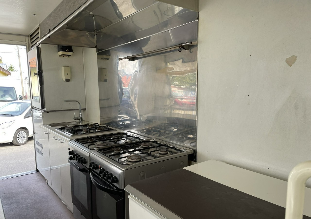 自动售货卡车 Fiat Ducato Ducato Autosklep Gastronomiczny Food Truck Foodtruck sklep bar:图16 自动售货卡车 Fiat Ducato Ducato Autosklep Gastronomiczny Food Truck Foodtruck sklep bar:图16