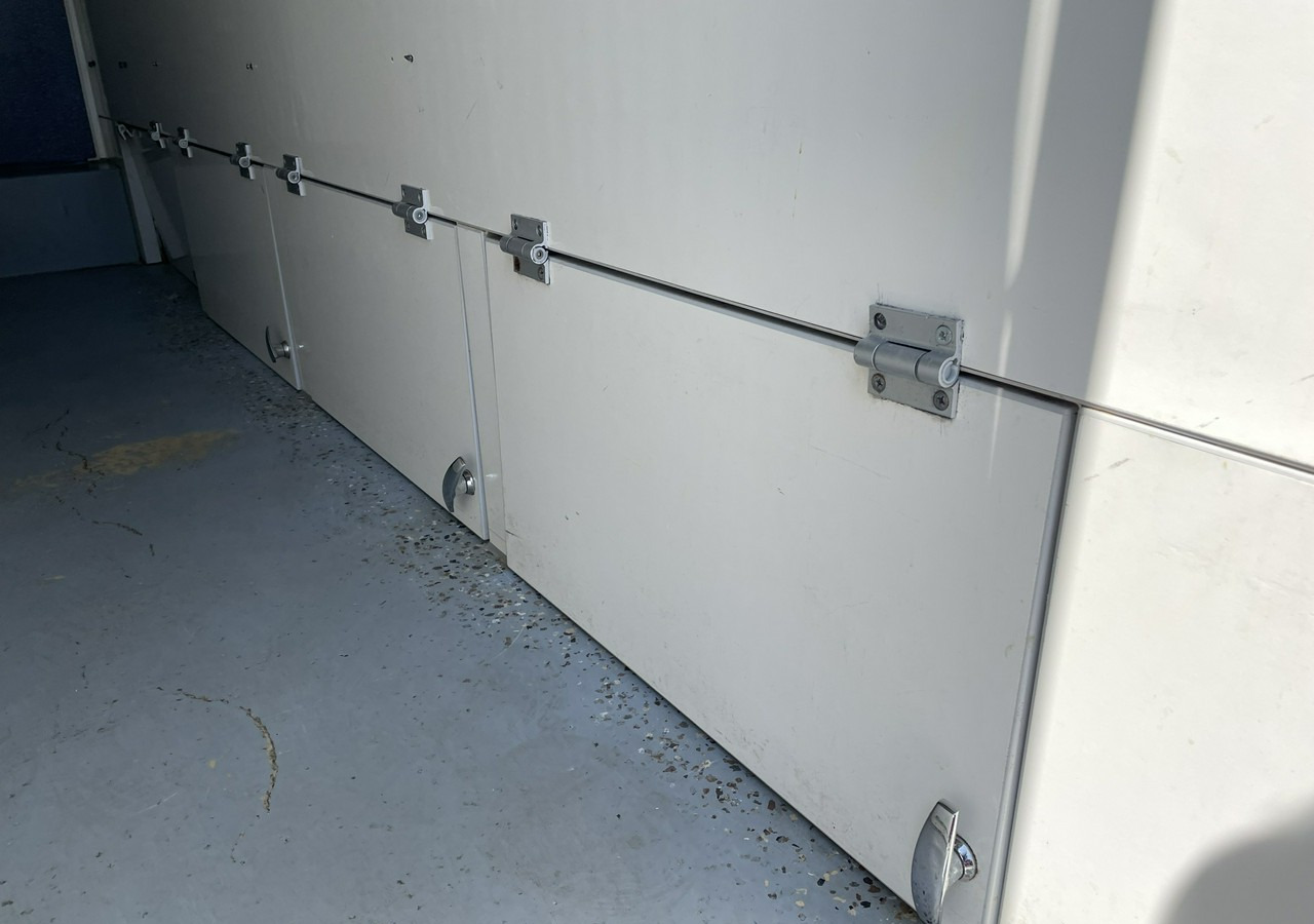 Fiat Ducato Ducato Autosklep wędlin Gastronomiczny Food Truck Foodtruck Sklep 20 - 自动售货卡车:图4 Fiat Ducato Ducato Autosklep wędlin Gastronomiczny Food Truck Foodtruck Sklep 20 - 自动售货卡车:图4
