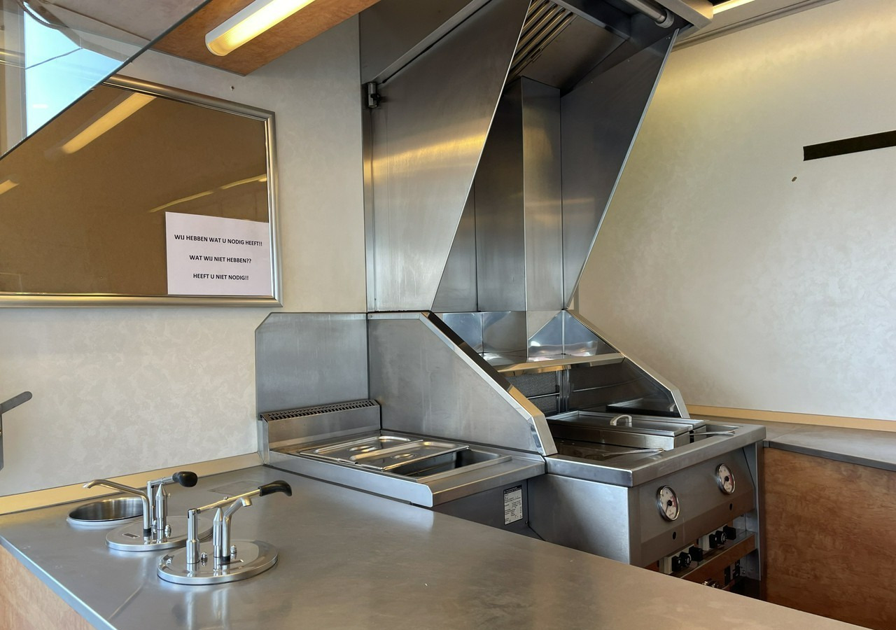 Fiat Ducato Fiat Autosklep Grill Gastronomiczny Food Truck Foodtruck sklep - 自动售货卡车:图3 Fiat Ducato Fiat Autosklep Grill Gastronomiczny Food Truck Foodtruck sklep - 自动售货卡车:图3