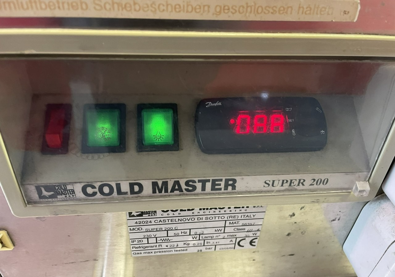 自动售货拖车 Inna Inny Autosklep przyczepa wędlin Gastronomiczny Food Truck Foodtruck Sklep:图13 自动售货拖车 Inna Inny Autosklep przyczepa wędlin Gastronomiczny Food Truck Foodtruck Sklep:图13