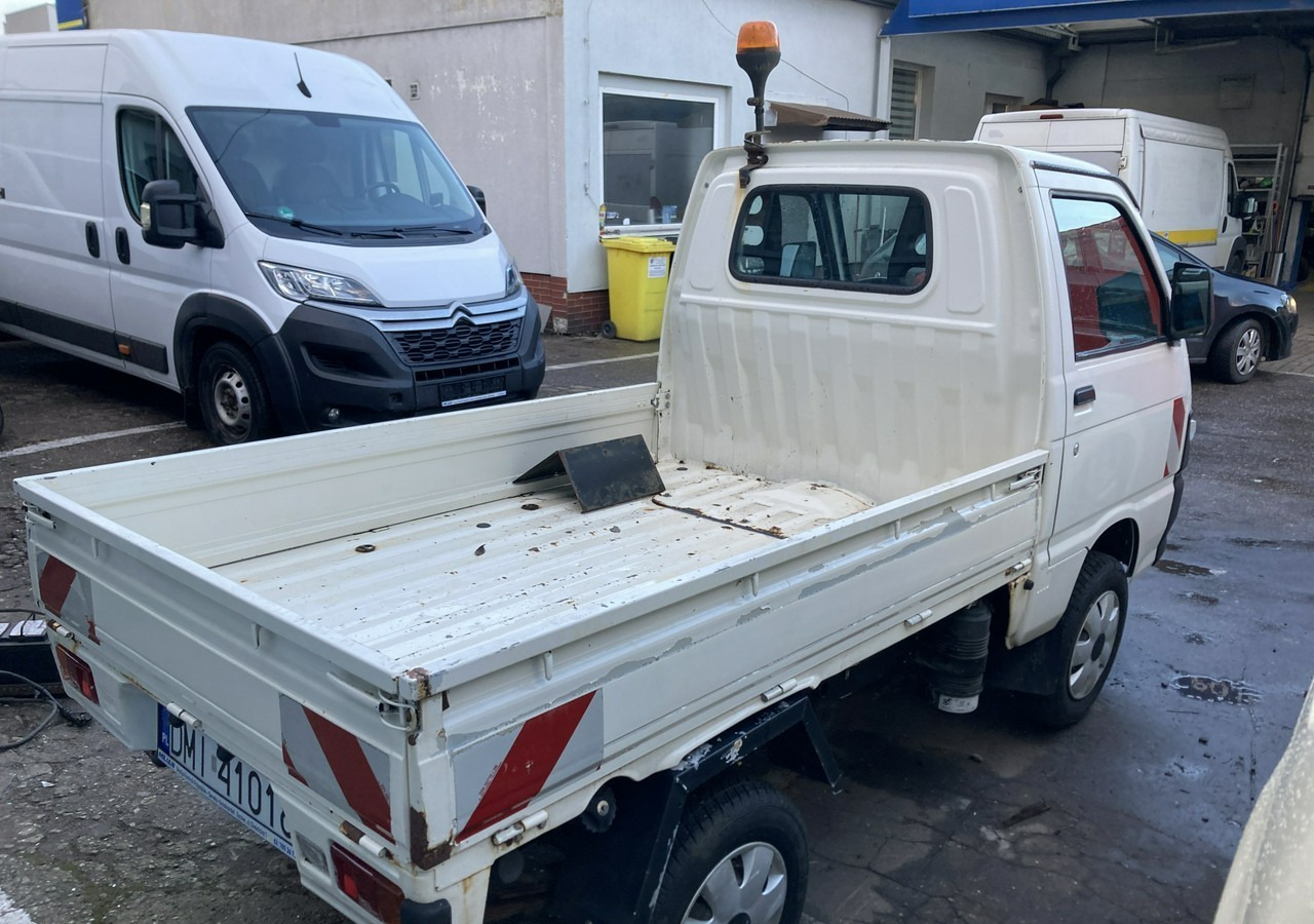Inna Inny PFAU Piaggio Porter 4X4 Skrzynia odśnieżarka Pług 5655km 2012 - 平板货车:图4 Inna Inny PFAU Piaggio Porter 4X4 Skrzynia odśnieżarka Pług 5655km 2012 - 平板货车:图4