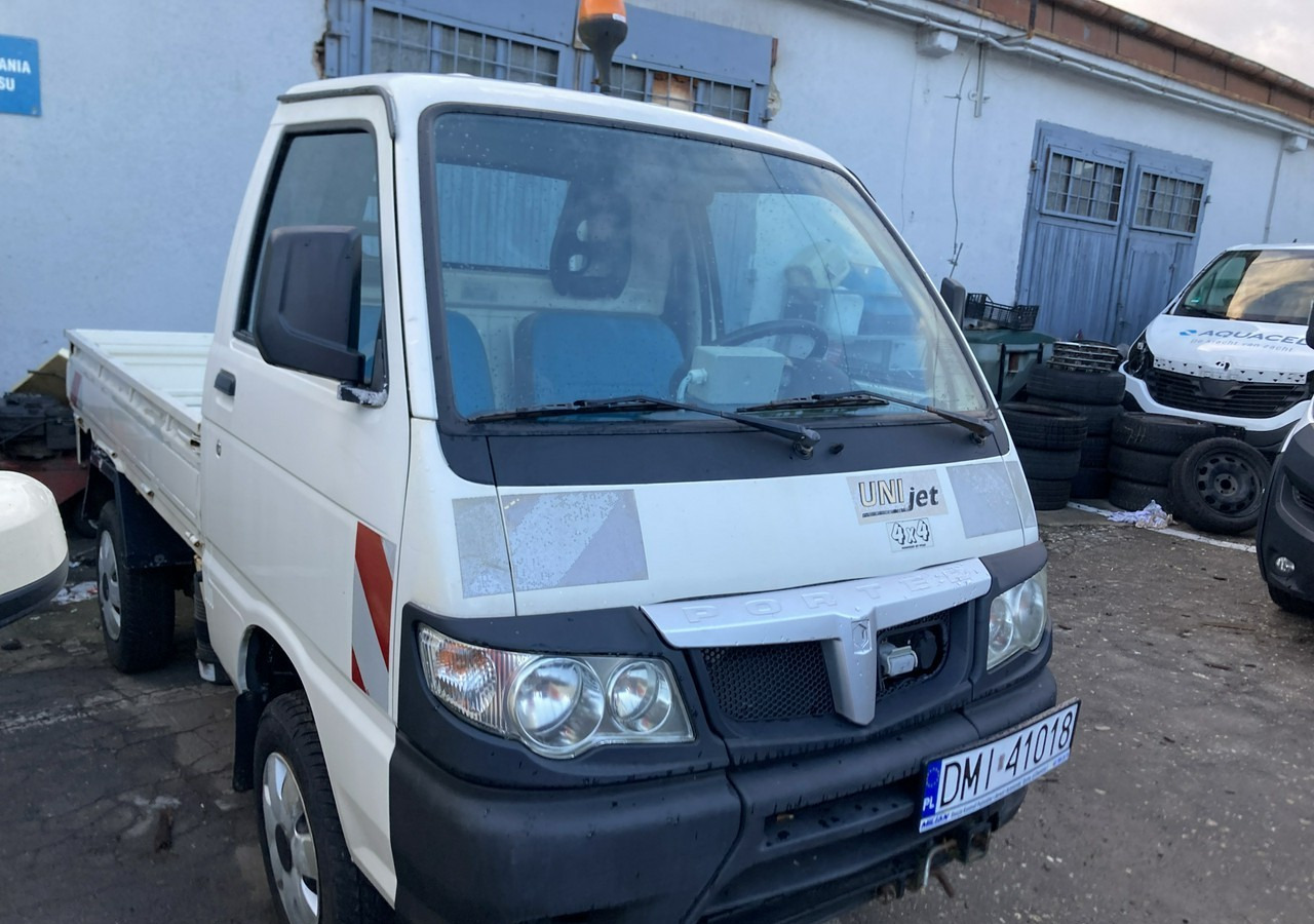 Inna Inny PFAU Piaggio Porter 4X4 Skrzynia odśnieżarka Pług 5655km 2012 - 平板货车:图2 Inna Inny PFAU Piaggio Porter 4X4 Skrzynia odśnieżarka Pług 5655km 2012 - 平板货车:图2