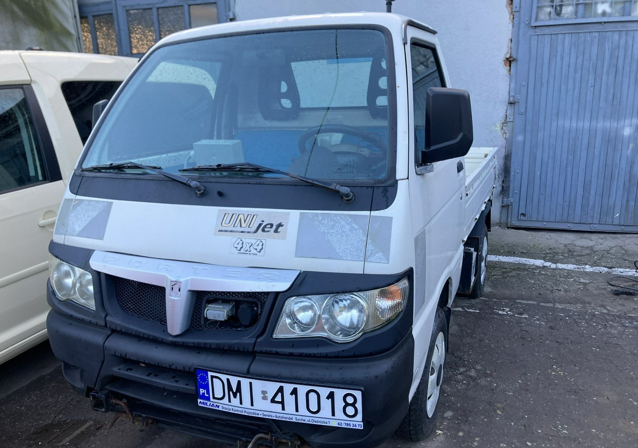 Inna Inny PFAU Piaggio Porter 4X4 Skrzynia odśnieżarka Pług 5655km 2012 - 平板货车:图1 Inna Inny PFAU Piaggio Porter 4X4 Skrzynia odśnieżarka Pług 5655km 2012 - 平板货车:图1