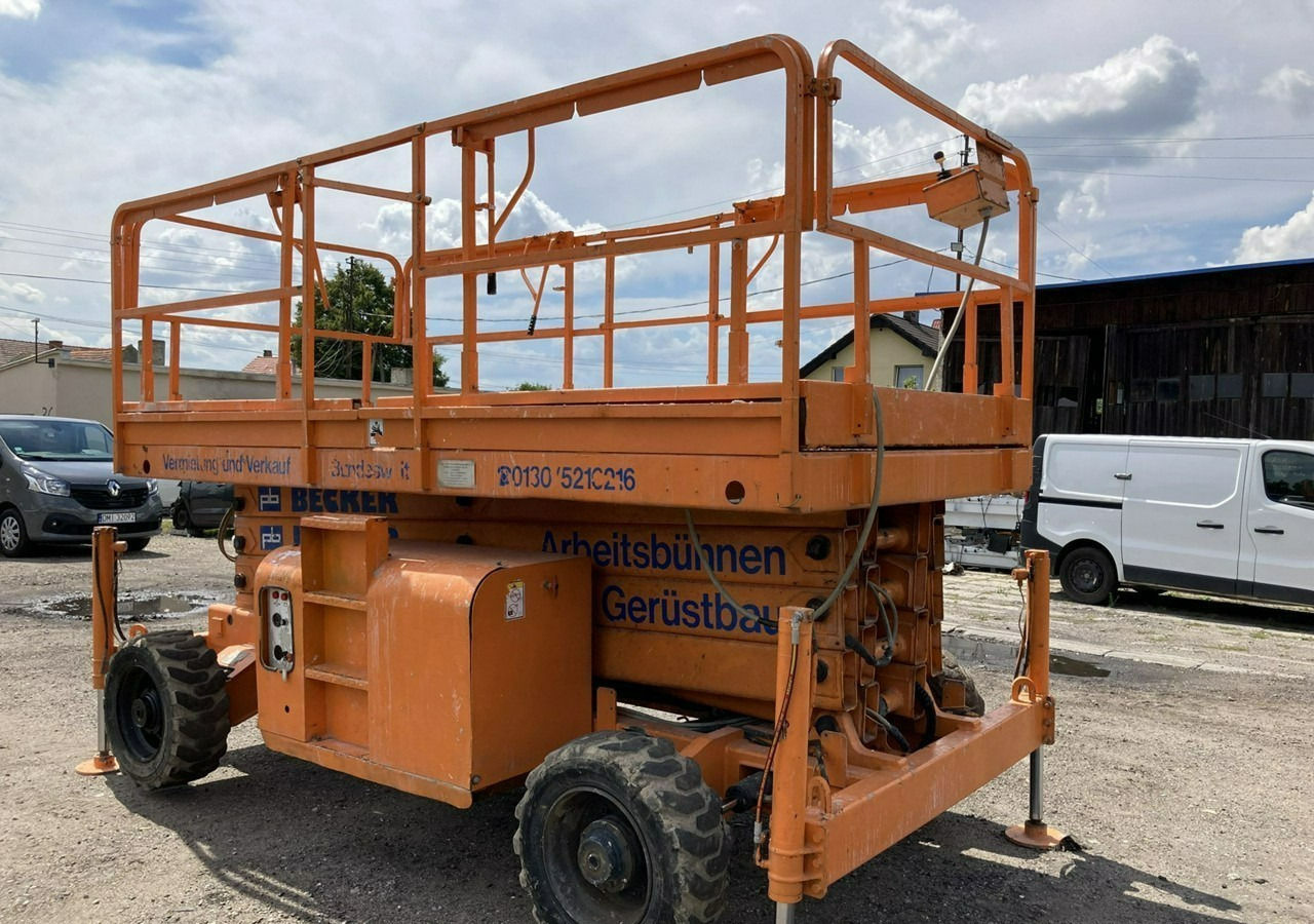 Inna Inny Podnośnik nożycowy Haulotte H15SDX 4x4 podpory 6905 mg 15 metrów - 剪式升降机:图4 Inna Inny Podnośnik nożycowy Haulotte H15SDX 4x4 podpory 6905 mg 15 metrów - 剪式升降机:图4