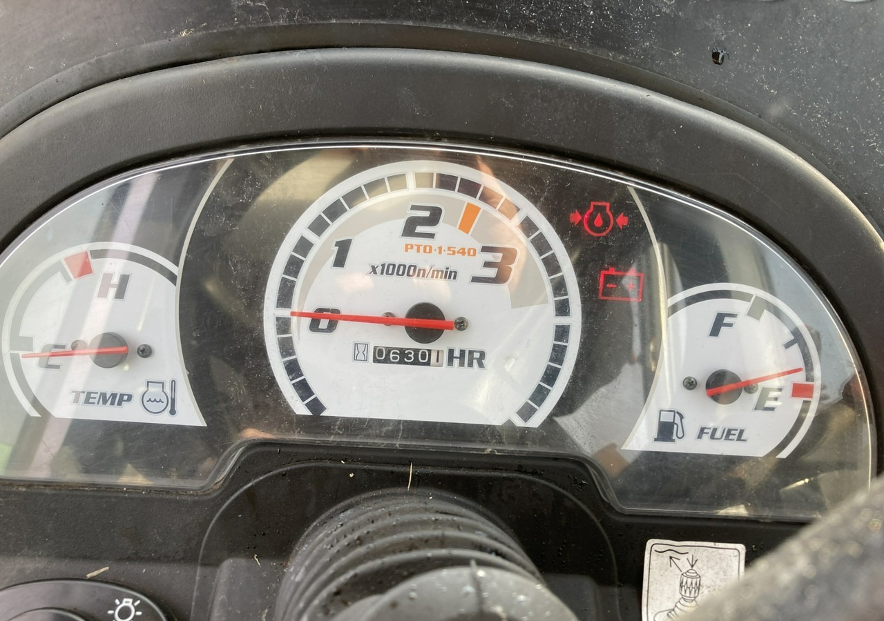 Inna Inny Traktor Kubota 4X4 B 3030 Odśnieżarka posypywarka Pług 2011 - 市政牵引车:图5 Inna Inny Traktor Kubota 4X4 B 3030 Odśnieżarka posypywarka Pług 2011 - 市政牵引车:图5
