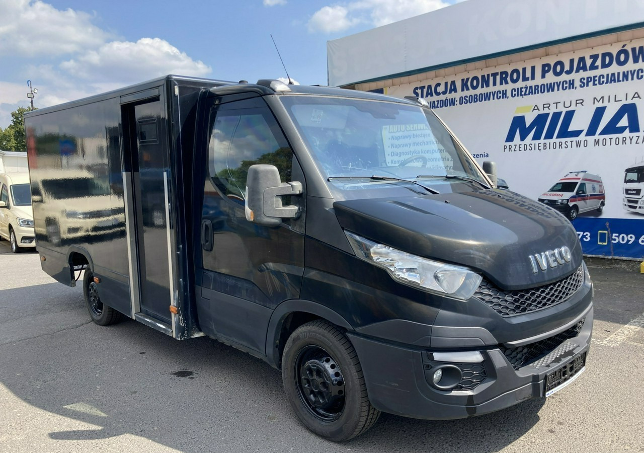 Iveco Daily Iveco 35-130 Bankowóz Kuloodporny Opanceżony pancerny 2015 - 清洁车辆:图1 Iveco Daily Iveco 35-130 Bankowóz Kuloodporny Opanceżony pancerny 2015 - 清洁车辆:图1