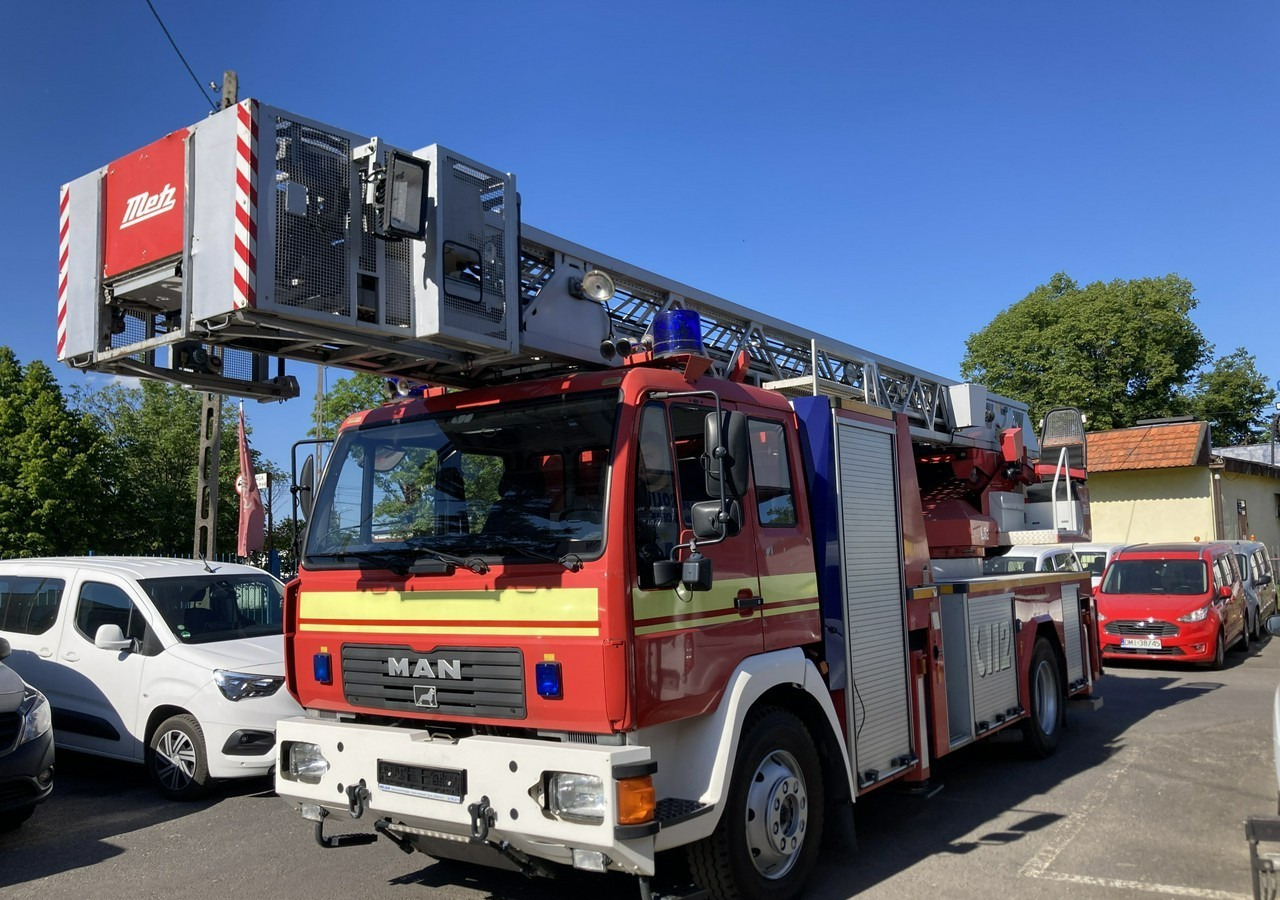 MAN L 2000 MAN 15,280 Straż pożarna drabina Strażacka zwyżka 32m Metz Model 20 - 消防车:图2 MAN L 2000 MAN 15,280 Straż pożarna drabina Strażacka zwyżka 32m Metz Model 20 - 消防车:图2