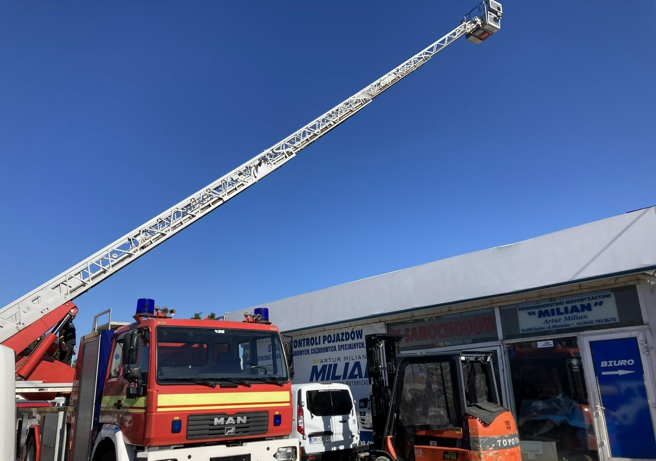 MAN L 2000 MAN 15,280 Straż pożarna drabina Strażacka zwyżka 32m Metz Model 20 - 消防车:图4 MAN L 2000 MAN 15,280 Straż pożarna drabina Strażacka zwyżka 32m Metz Model 20 - 消防车:图4