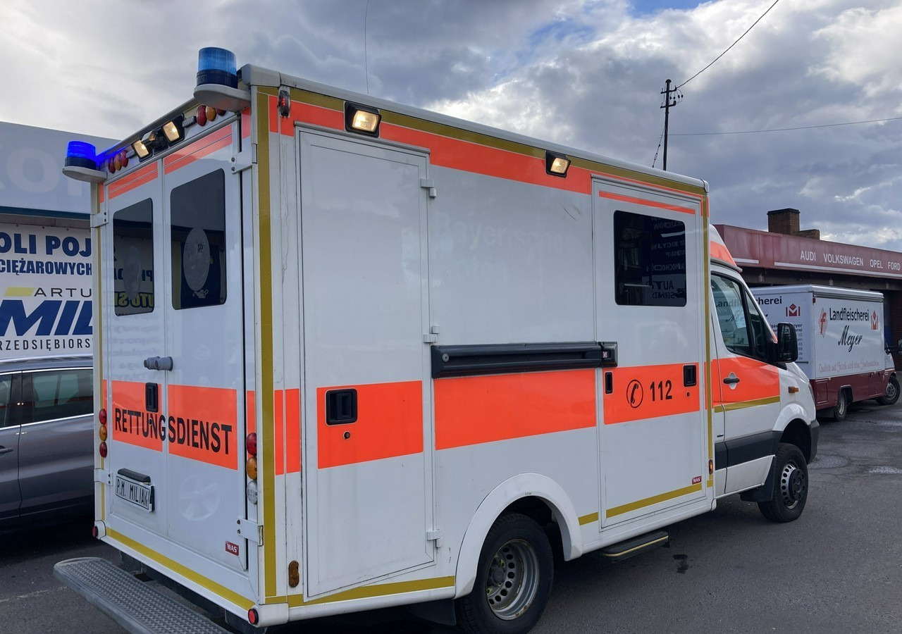 Mercedes-Benz Sprinter Sprinter 519 Karetka 4X4 Ambulans MODEL 2017 - 救护车:图5 Mercedes-Benz Sprinter Sprinter 519 Karetka 4X4 Ambulans MODEL 2017 - 救护车:图5