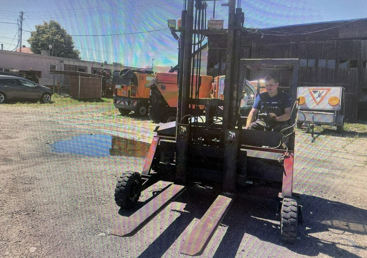 Mercedes-Benz Sprinter Wózek widłowy podwieszany Widlak - 翻斗货车:图3 Mercedes-Benz Sprinter Wózek widłowy podwieszany Widlak - 翻斗货车:图3